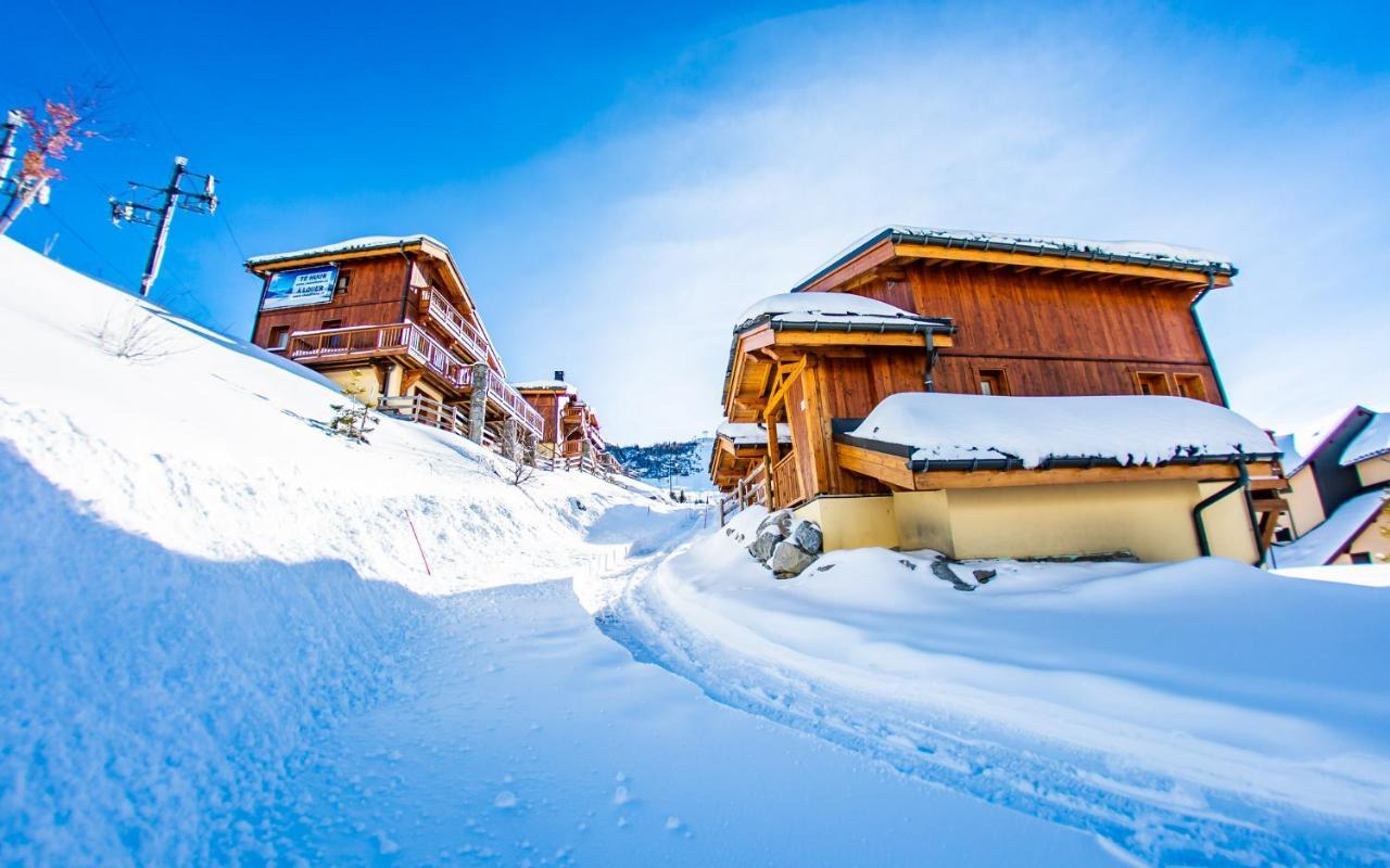 Отель Parc Madeleine - Chalets Сен-Франсуа-Лоншам Экстерьер фото