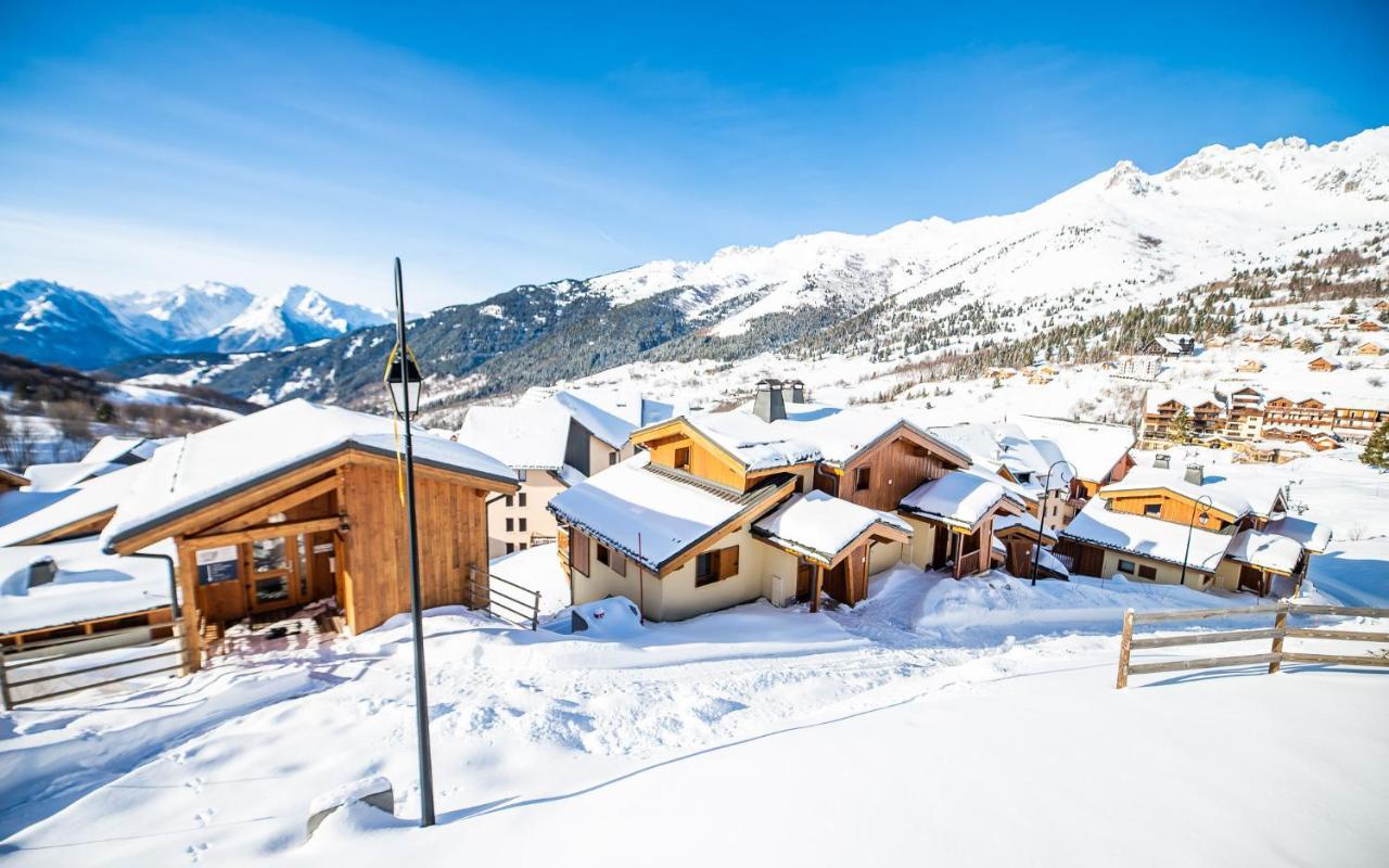 Отель Parc Madeleine - Chalets Сен-Франсуа-Лоншам Экстерьер фото